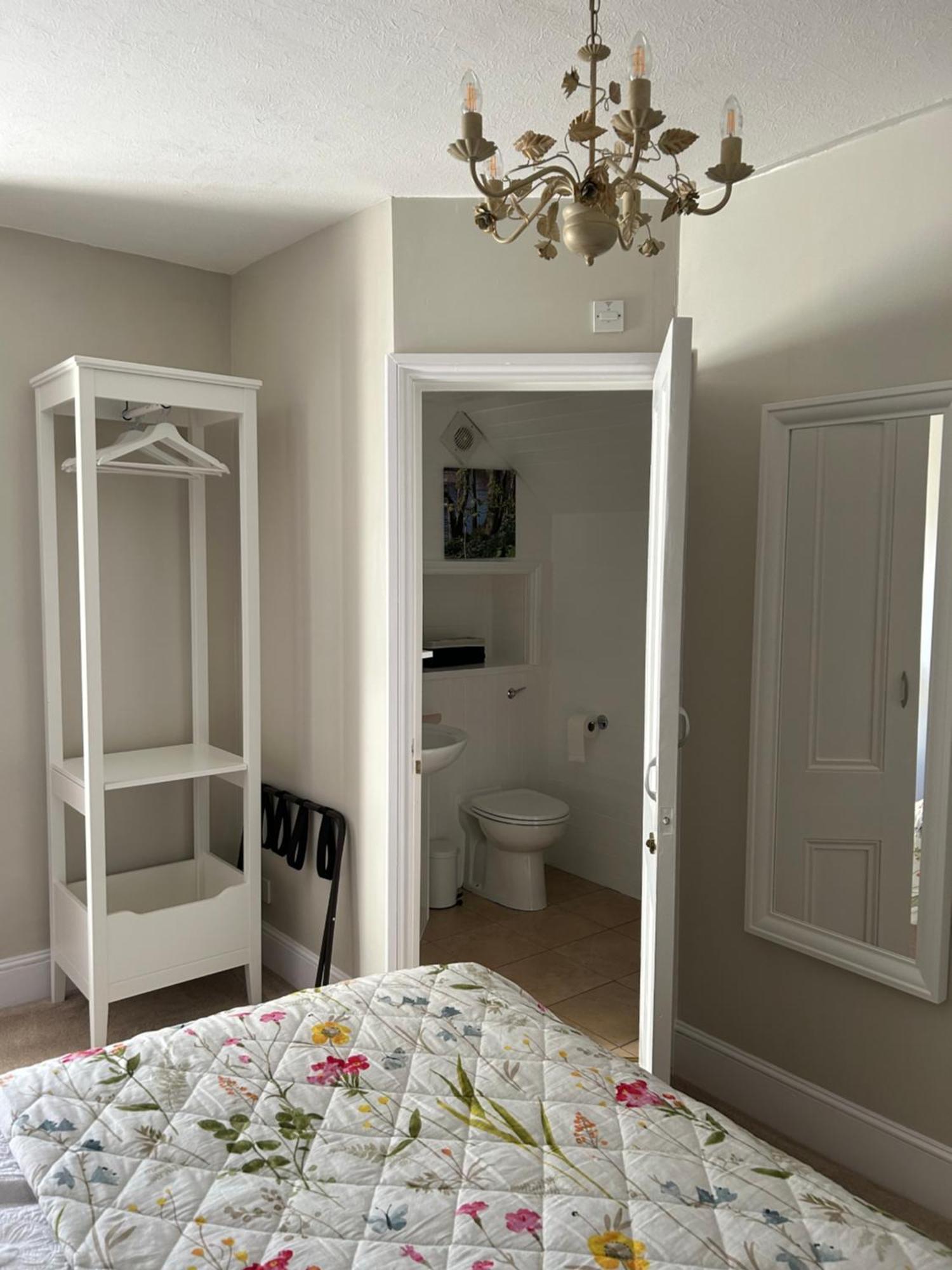 نايرن Glen Lyon Lodge Bed And Breakfast الغرفة الصورة